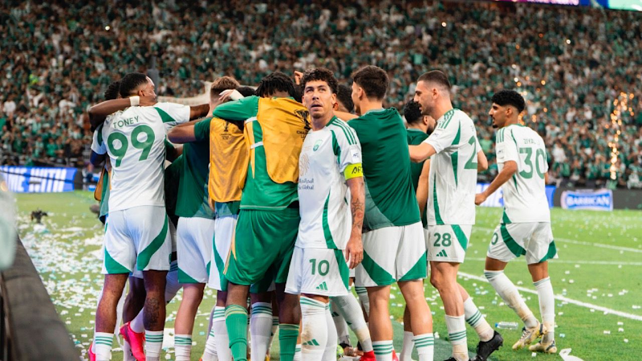 موقف الأهلي من المشاركة في كأس السوبر: مفاجآت جديدة تحسم القرار رسمياً