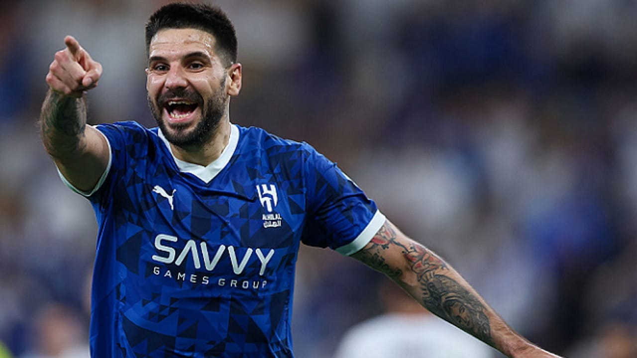 ميتروفيتش يقترب من الانتقال إلى الدوري الإنجليزي.. تفاصيل بالفيديو
